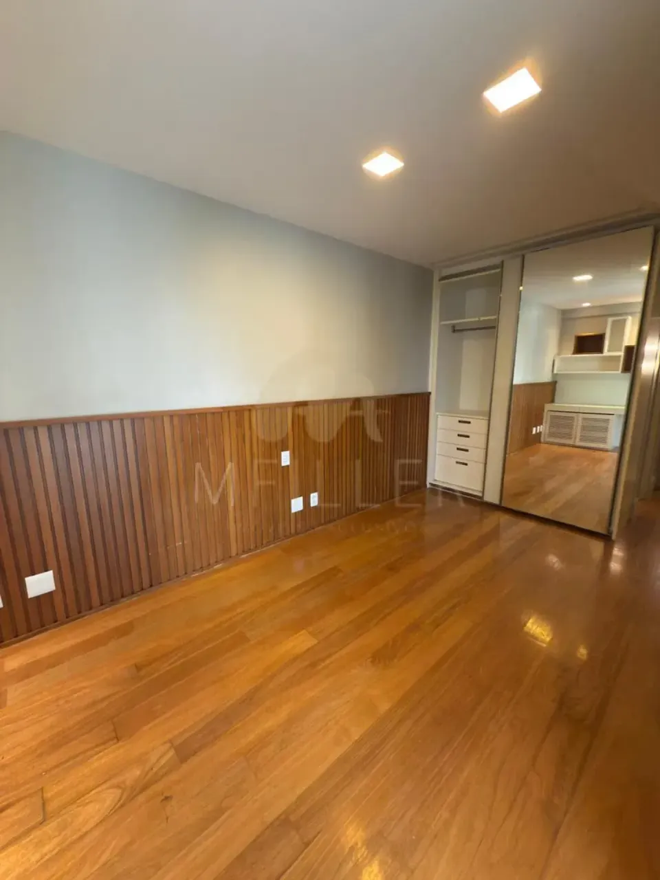 Apartment with 4 bedrooms and 5 bathrooms, 380 m² — photo 11