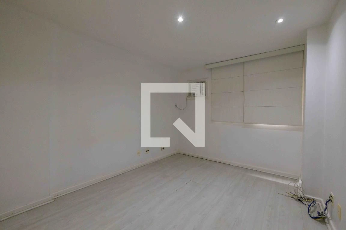 Ванна та 4 спальні: квартира 360 м² — photo 15
