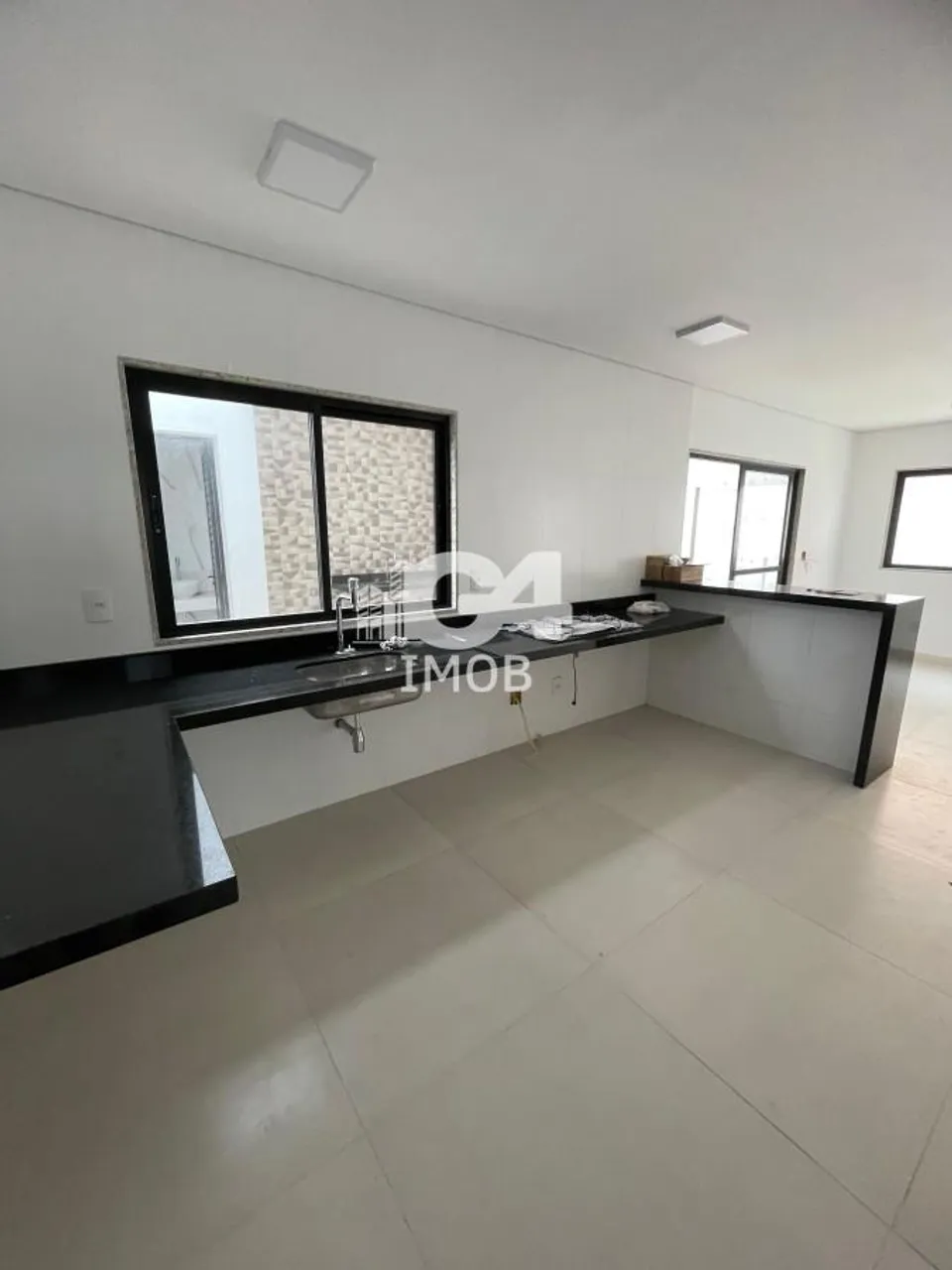 Rental house with 3 bedrooms and 5 bathrooms — photo 3