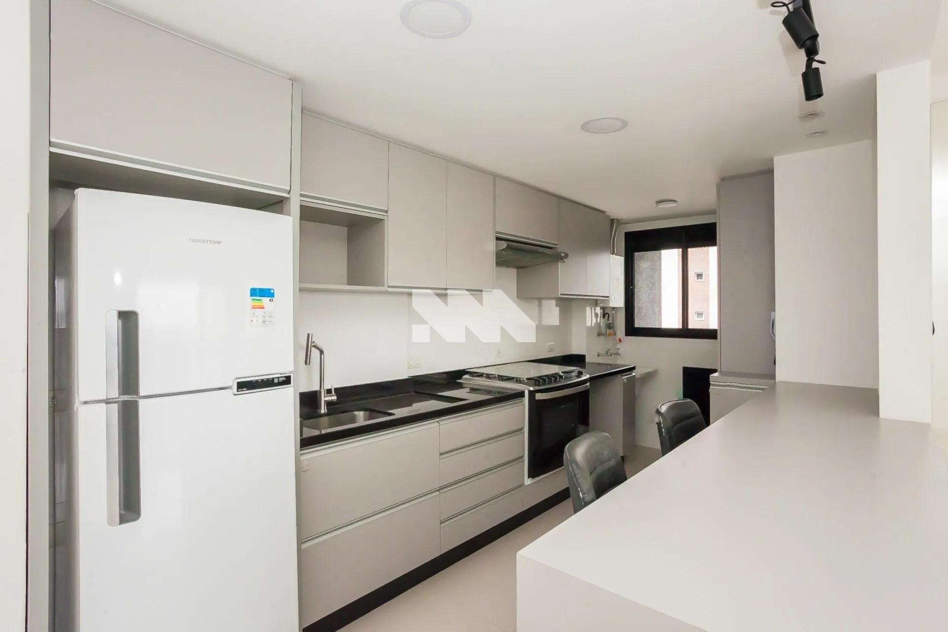 Apartamento para locação com 2 dormitórios e 3 banheiros — photo 2