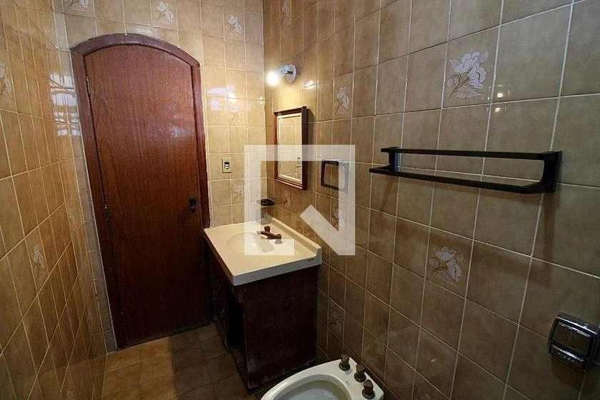 Casa com 6 quartos e 600 m² para aluguel — photo 47