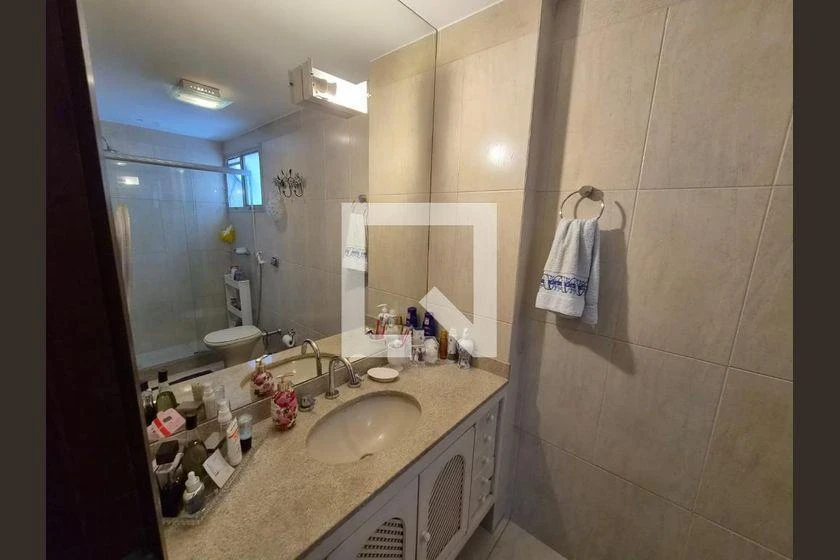Квартира с 4 спальнями и застеклённым балконом — photo 35