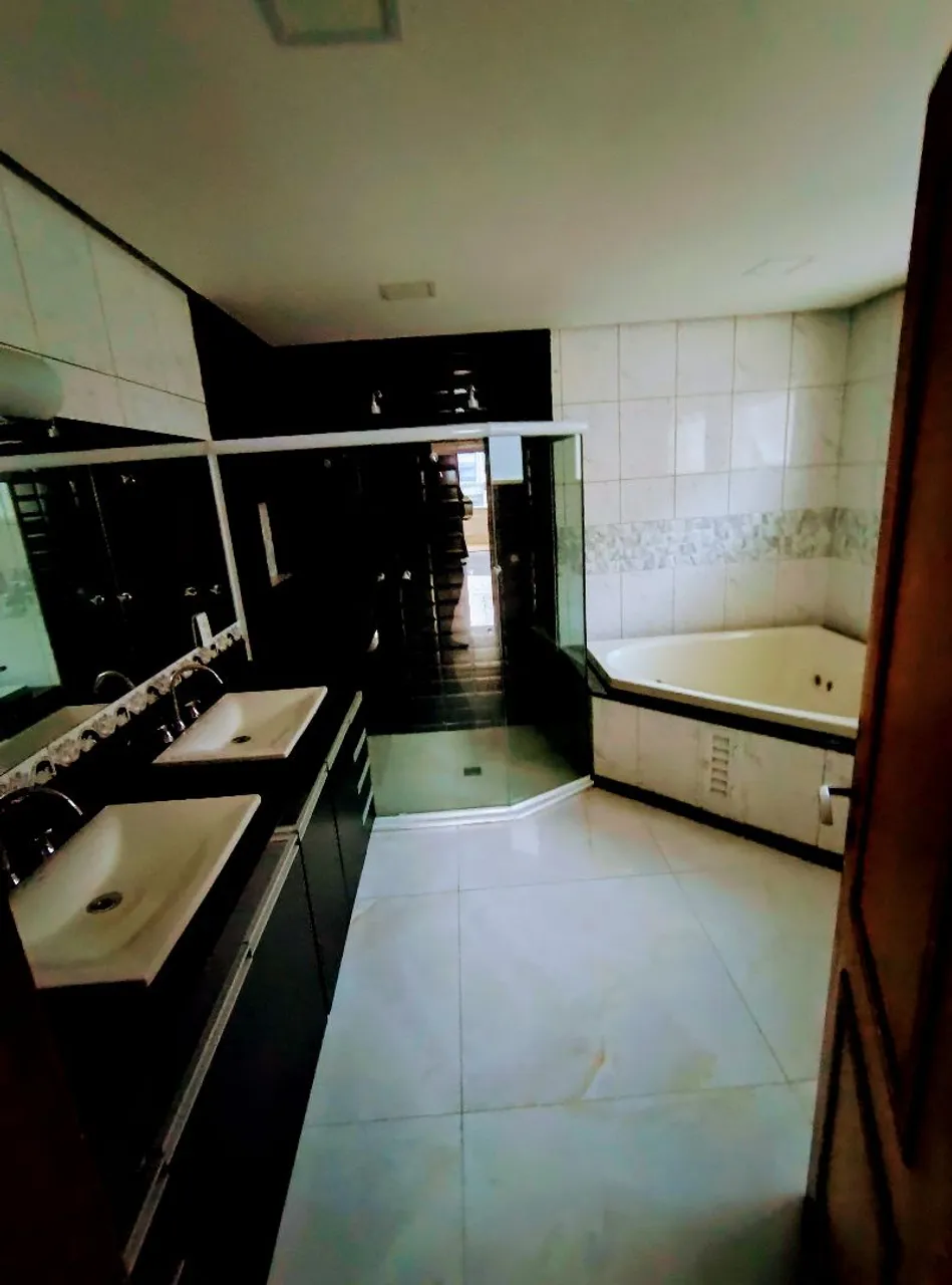 Casa com 5 quartos, 5 banheiros e 5 vagas — photo 20