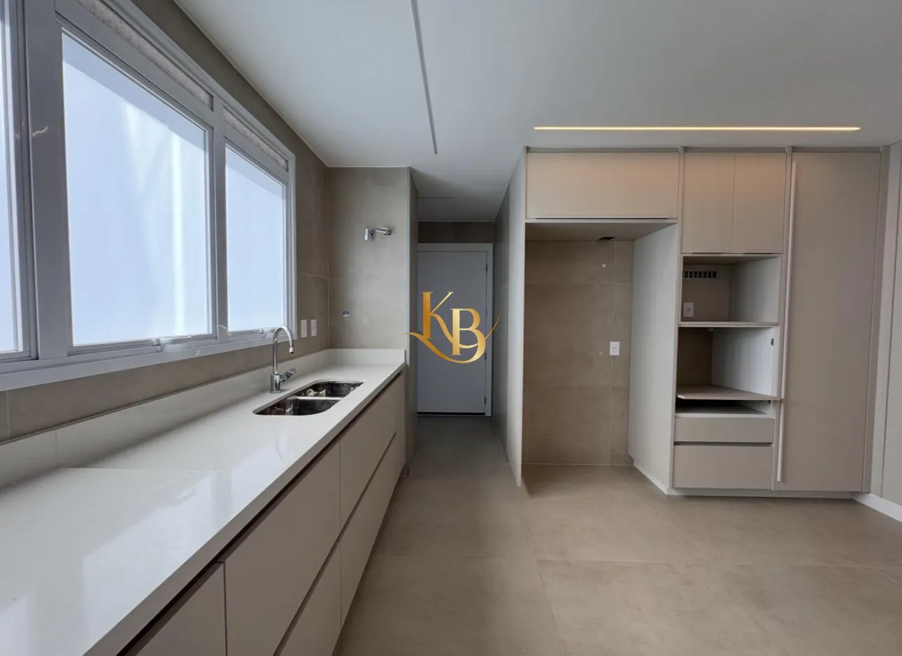 Unfurnished apartment with 4 bedrooms, 5 baths and 4 parking — photo 16