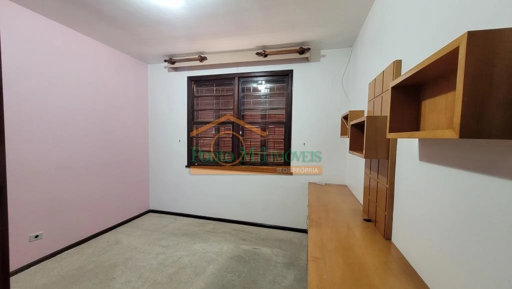 House with 3 bedrooms, 330 m² and 2 parking spaces — photo 32