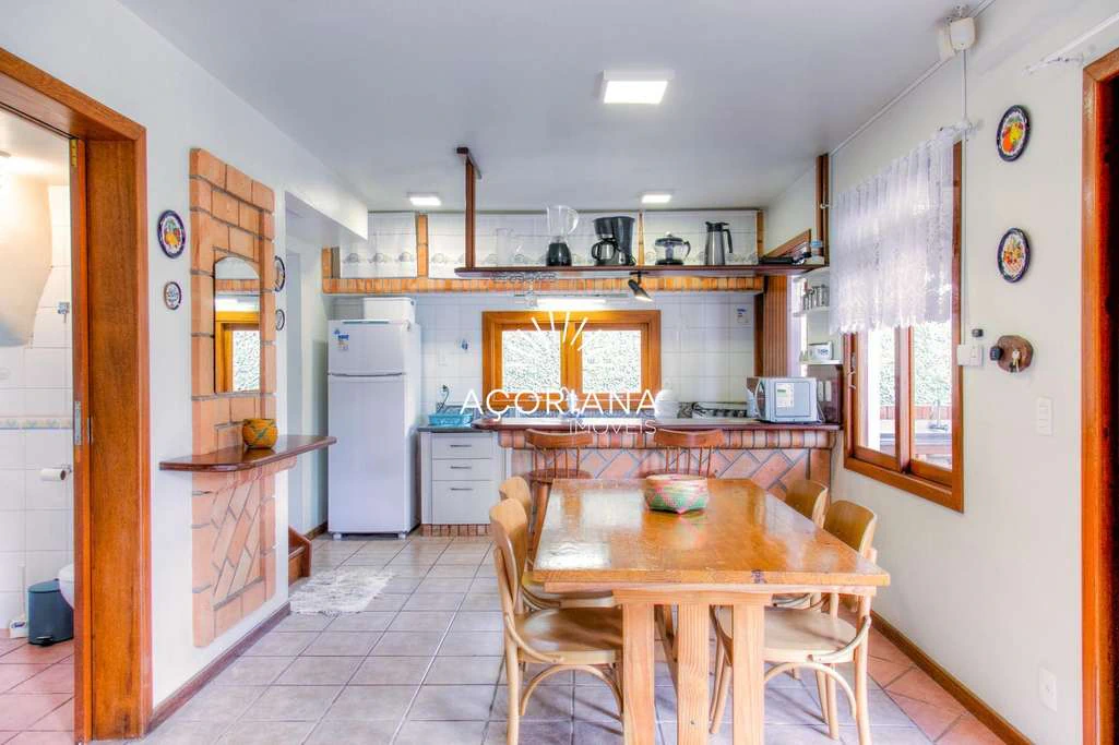 Дом с 3 спальнями и 400 м², 2 парковочных места