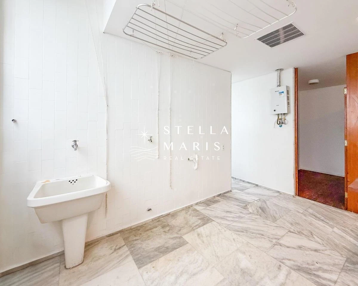 Unfurnished 225 m² apartment with 3 bedrooms — photo 9