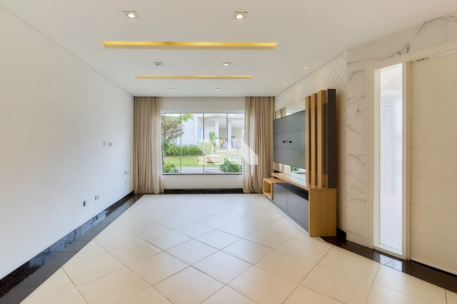 Дом в закрытом кондоминиуме: 4 спальни и 267 м² — photo 2