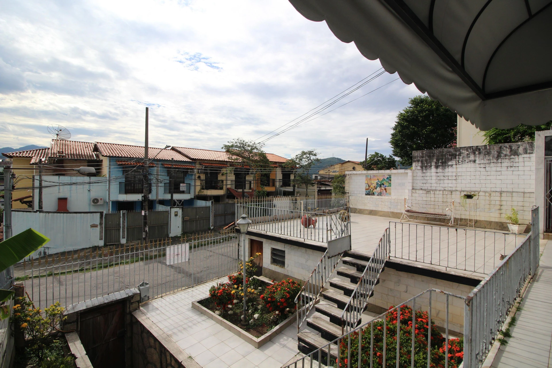 Furnished 3-bedroom house with a private garden — photo 57