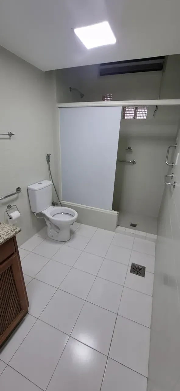 2-bedroom, 2-bath apartment with no parking space — photo 8