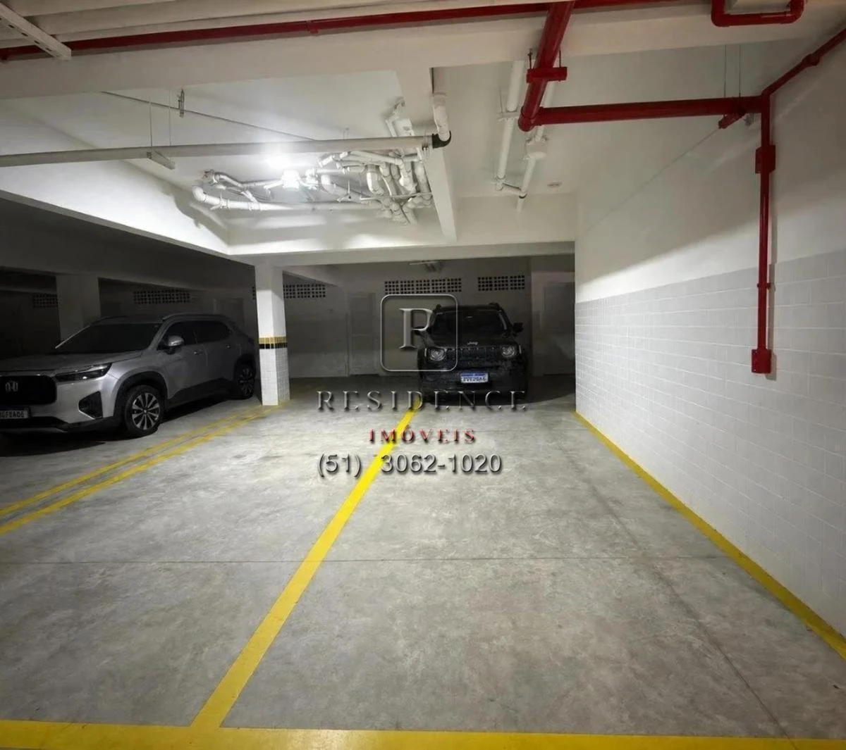 Balcony with a grill in a 2-bedroom apartment, 172 m² — photo 35