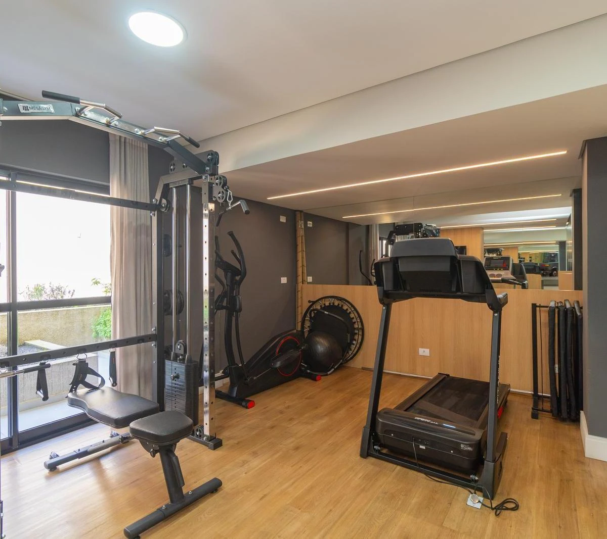 2-bedroom apartment in a building with a gym — photo 22