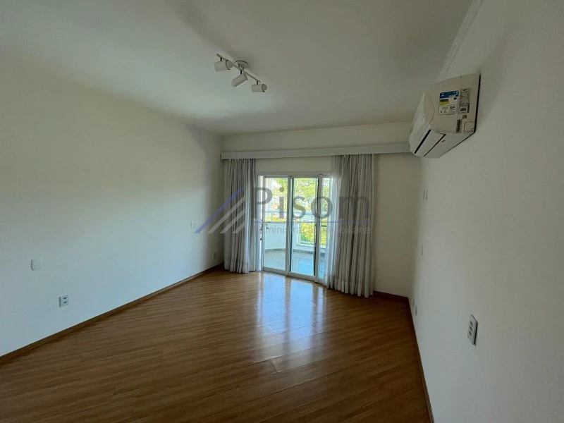 Casa de 6 quartos com ar-condicionado e 1500 m² — photo 28