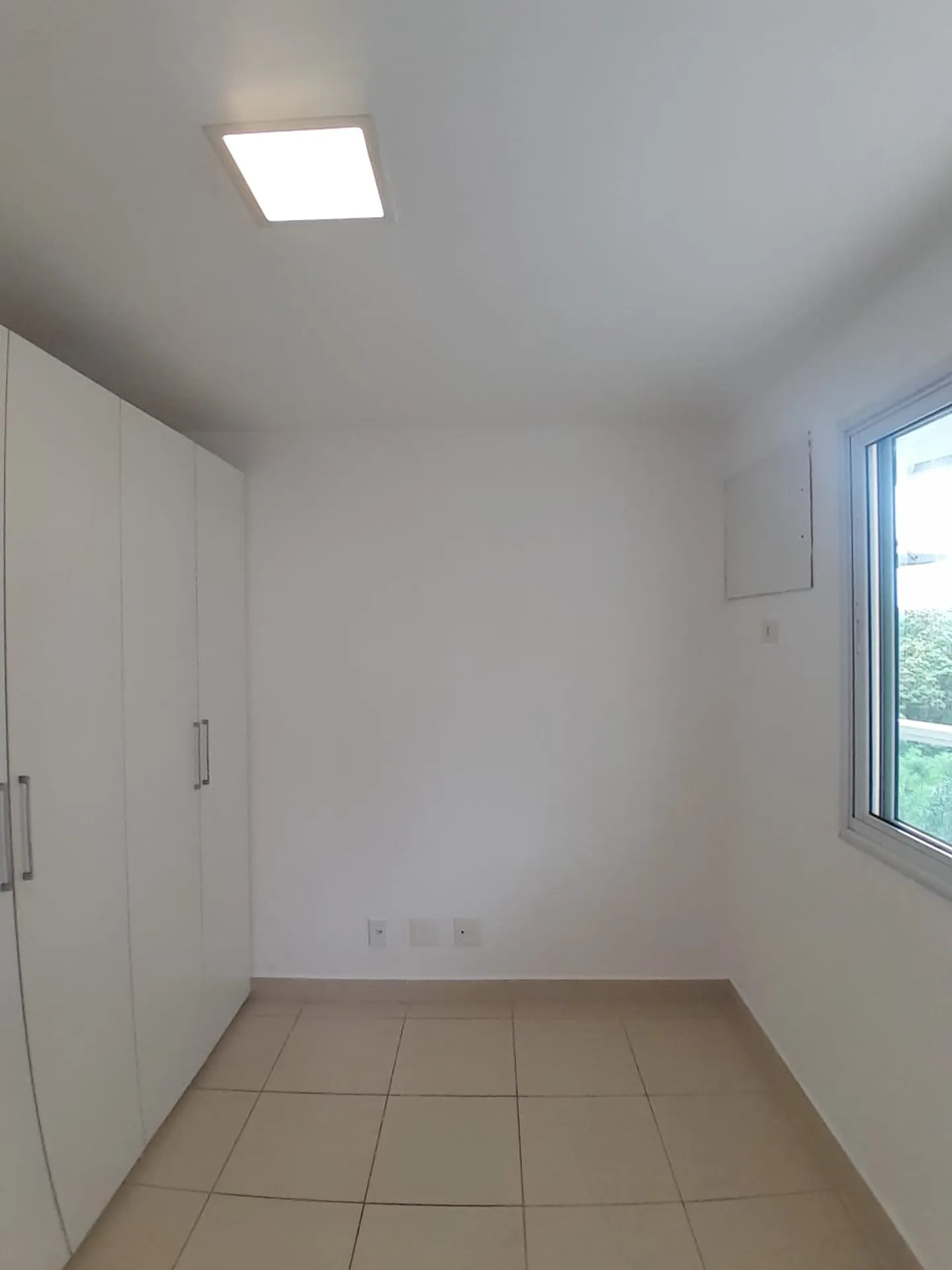 Floor-to-ceiling windows in a 2-bedroom apartment, 68 m² — photo 3
