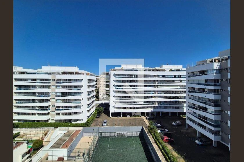 Furnished apartment with 5 bedrooms, balcony and 196 m² — photo 14