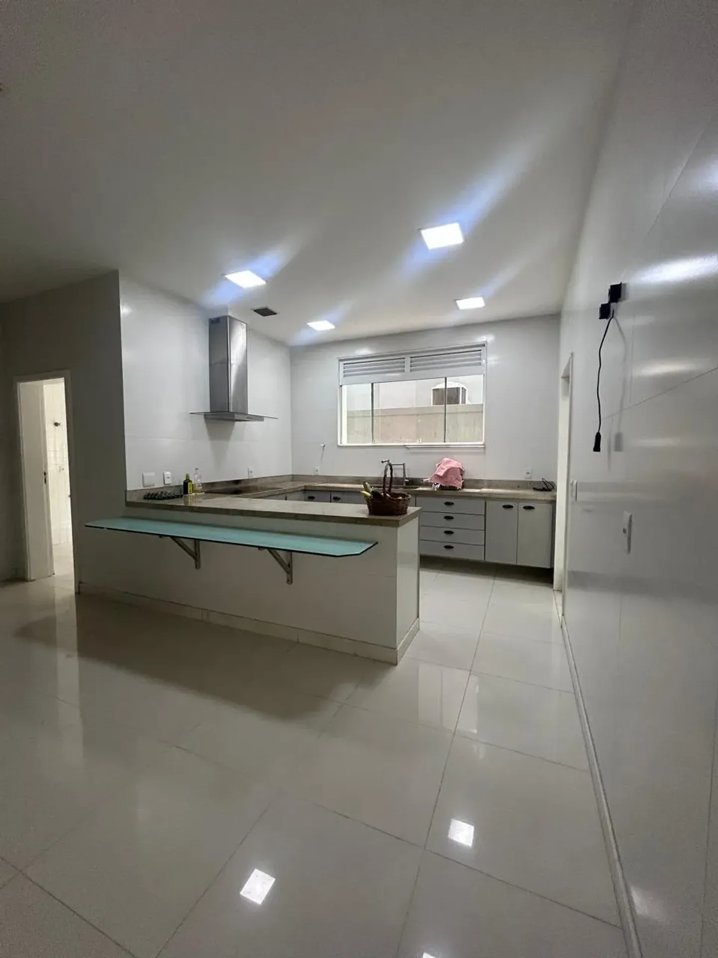 5-bedroom house with a walk-in closet in Rio de Janeiro — photo 8