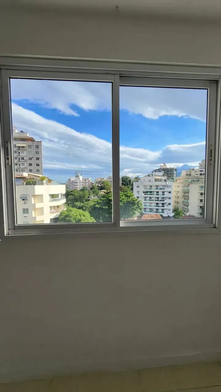 3-bedroom apartment with 4 bathrooms and a glass balcony — photo 9