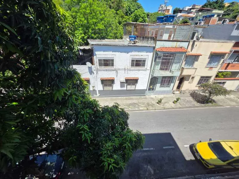 Residential apartment with 3 bedrooms and 2 bathrooms — photo 17