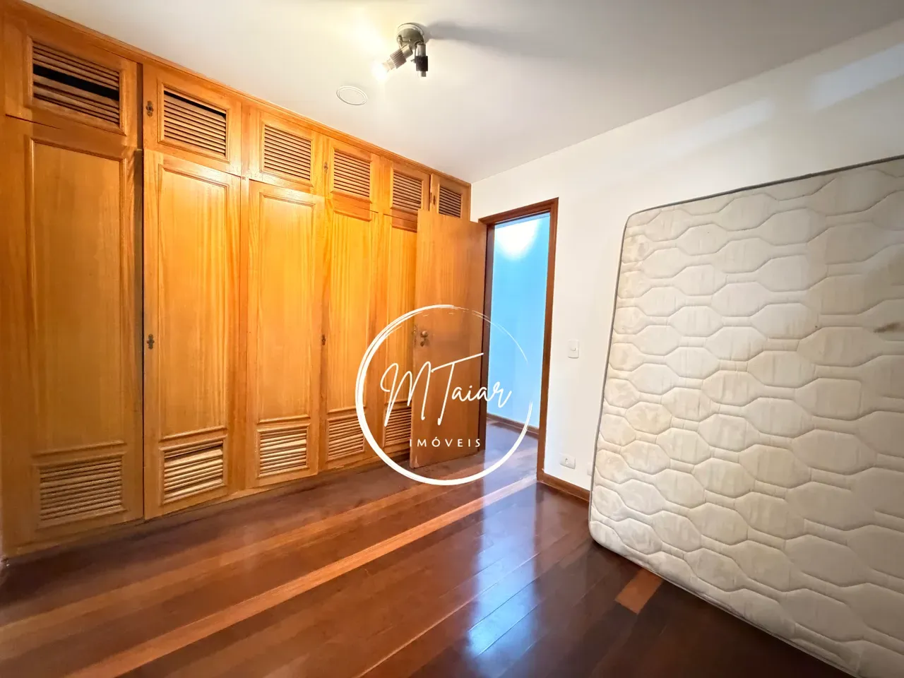 Apartment, 173 m², with a glass-enclosed balcony — photo 7