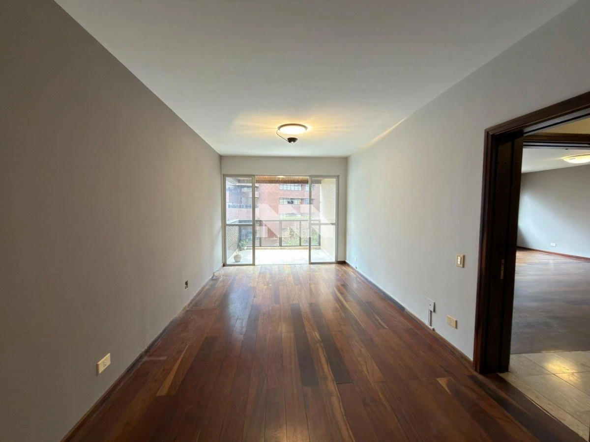 Rental apartment with a closed kitchen and gas stove — photo 9