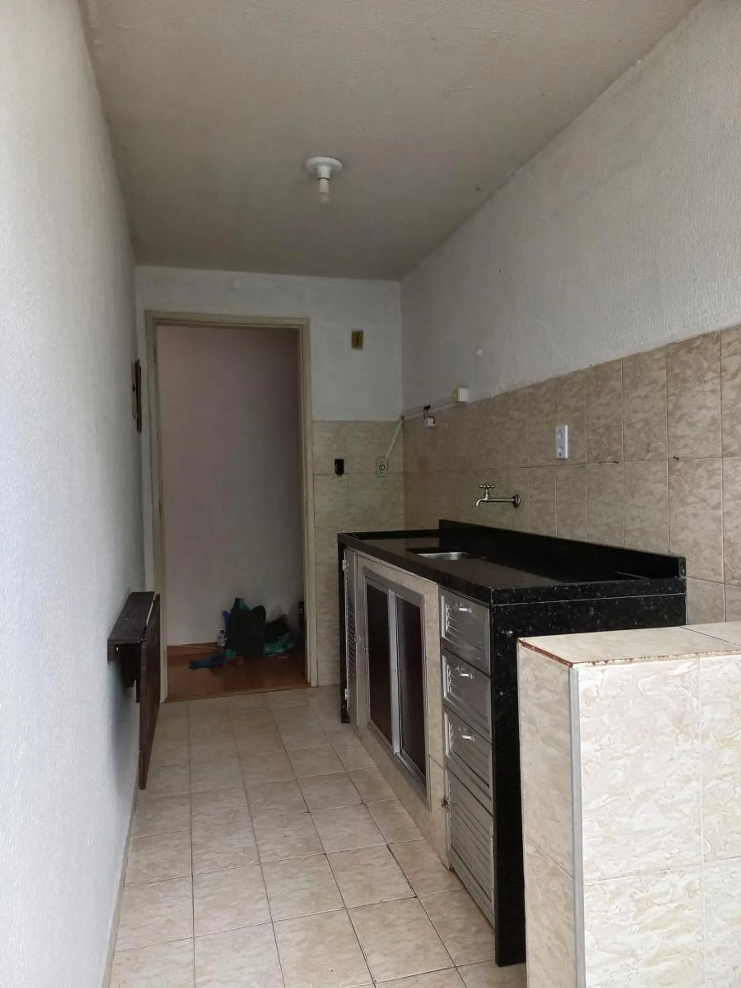 2-bedroom apartment with enclosed kitchen and 1 parking spot — photo 13