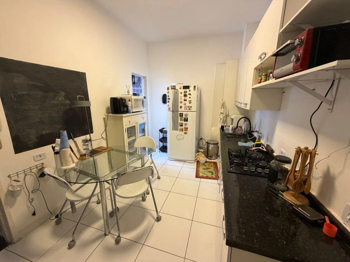 Furnished apartment, 126 m², with floor-to-ceiling windows