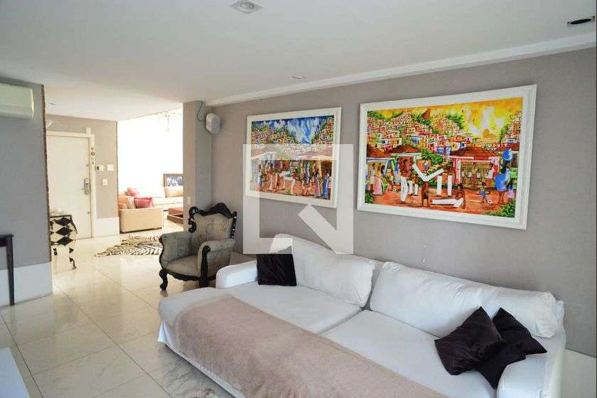 4-bedroom apartment with enclosed glass balcony — photo 20