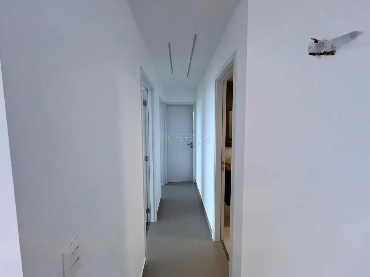 Glass-enclosed balcony in a 3-bedroom apartment, 120 m² — photo 18