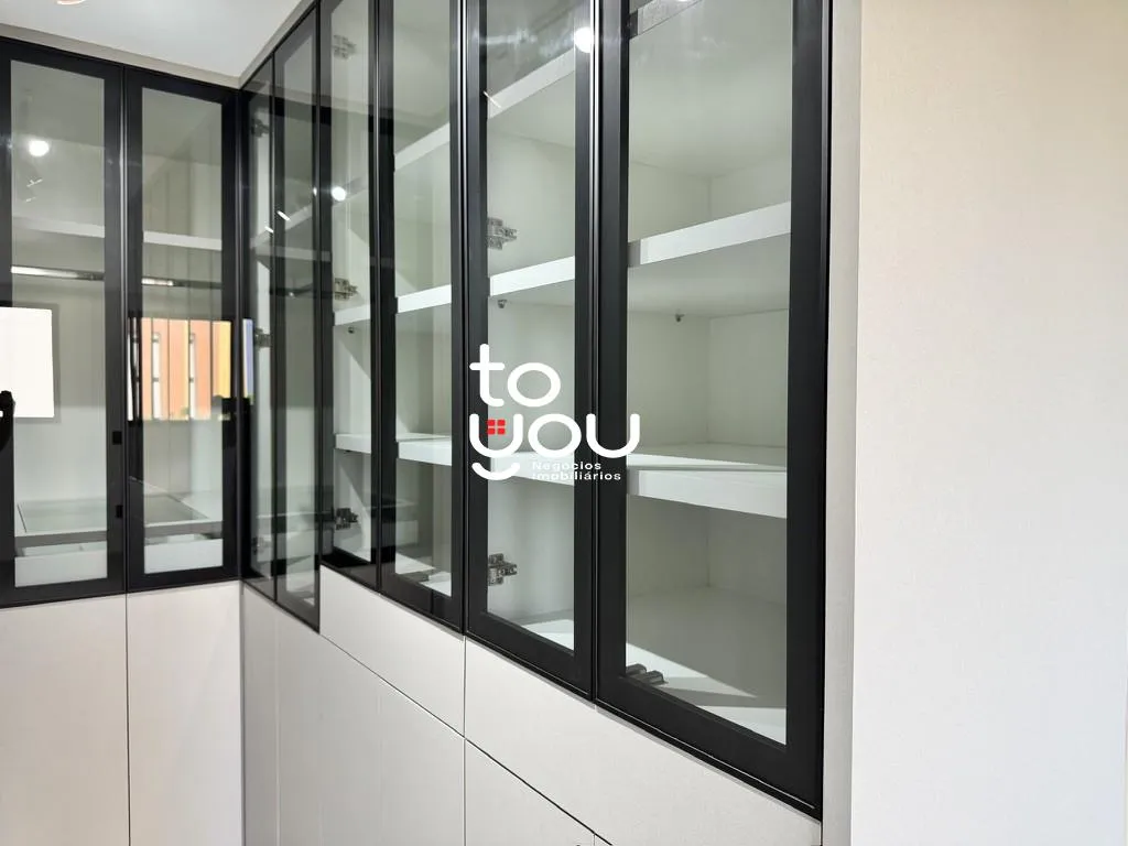 Walk-in closet in a 2-bedroom apartment, 65 m² — photo 20