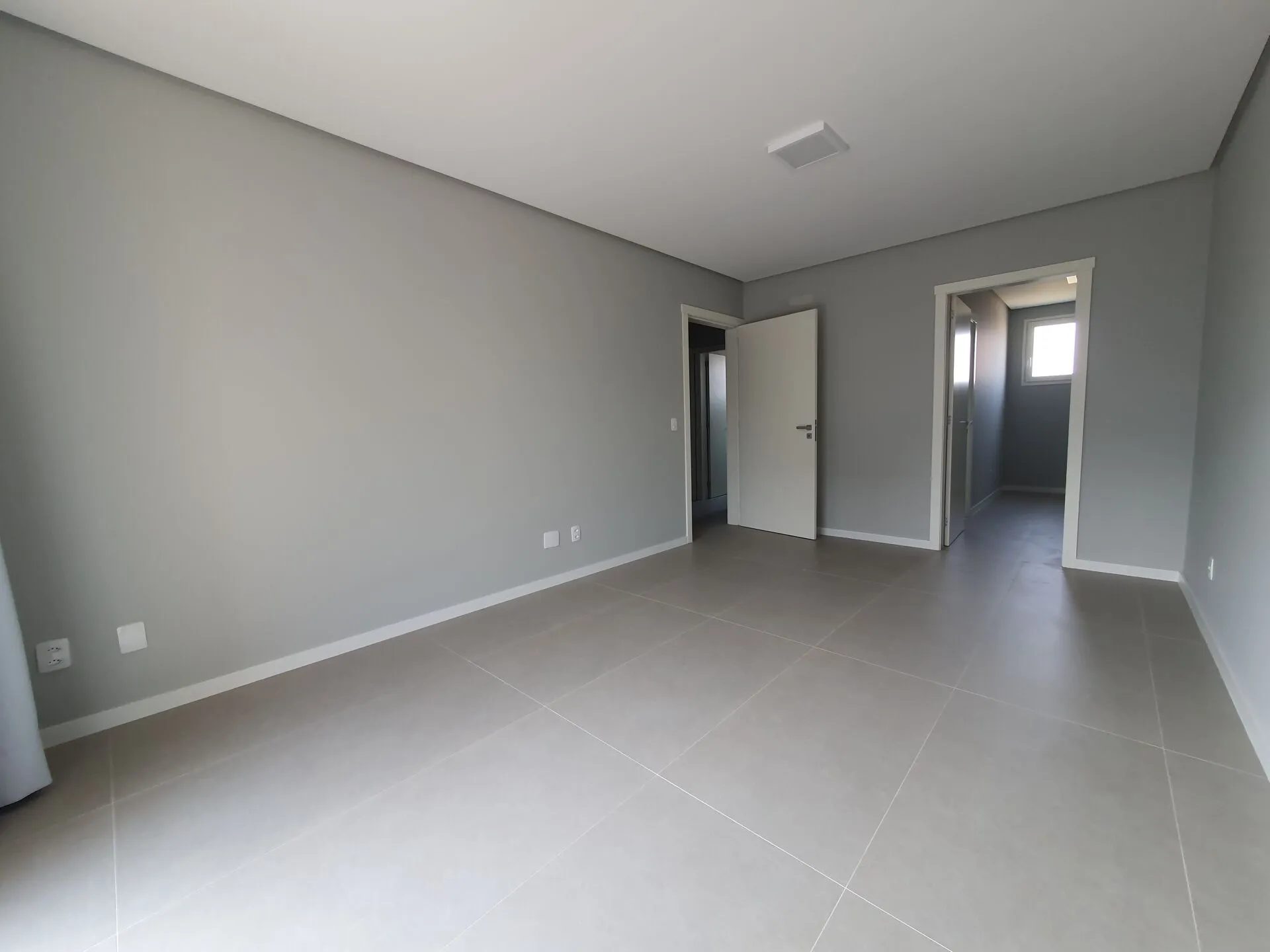 Гардеробна та 3 спальні: будинок 188 м² — photo 12