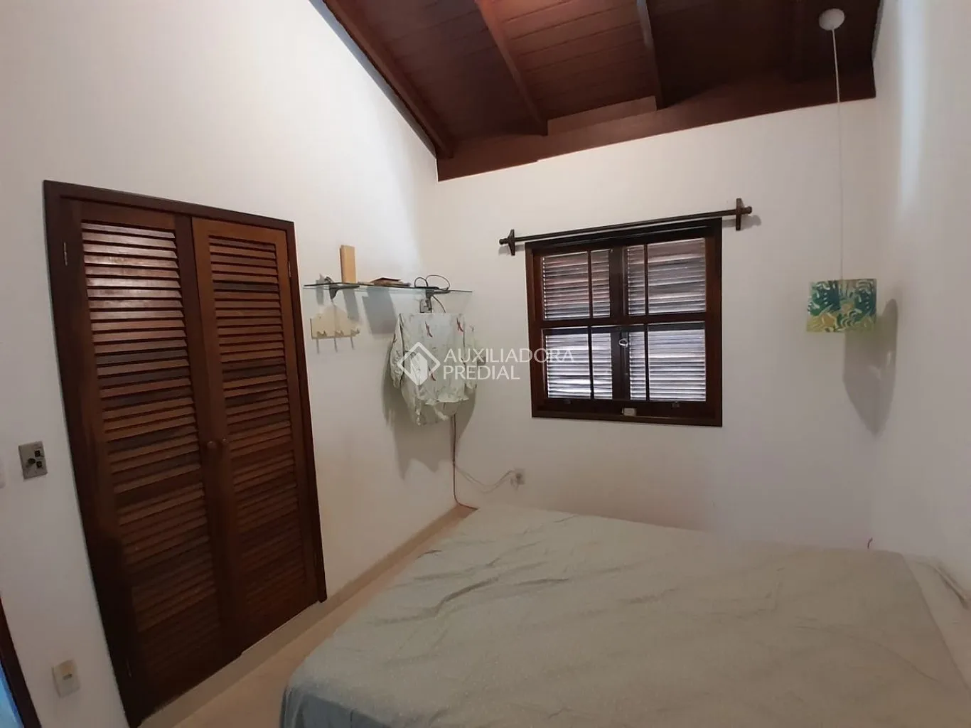 Unfurnished 4-bedroom house with 2 bathrooms and 860 m² — photo 18