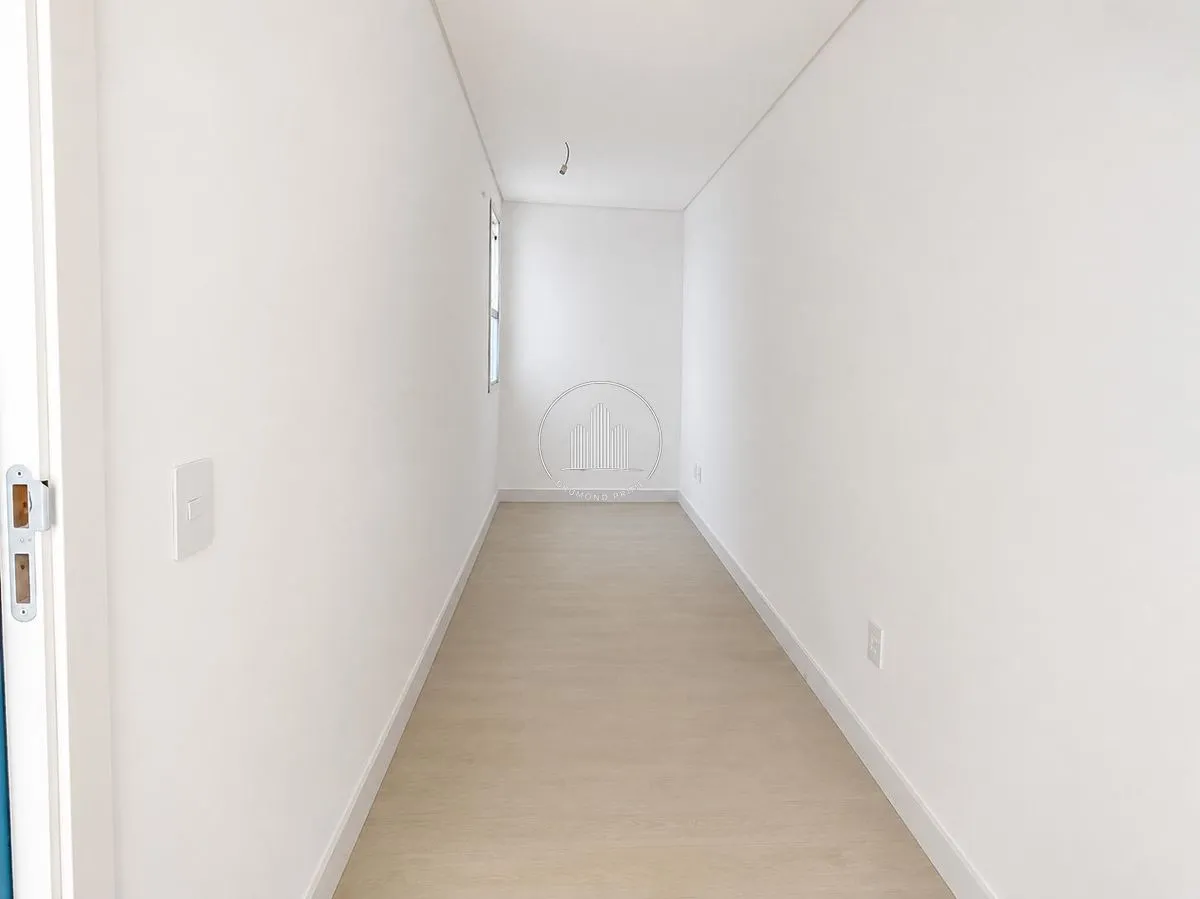 Duplex apartment with 1 en-suite and terrace — photo 33