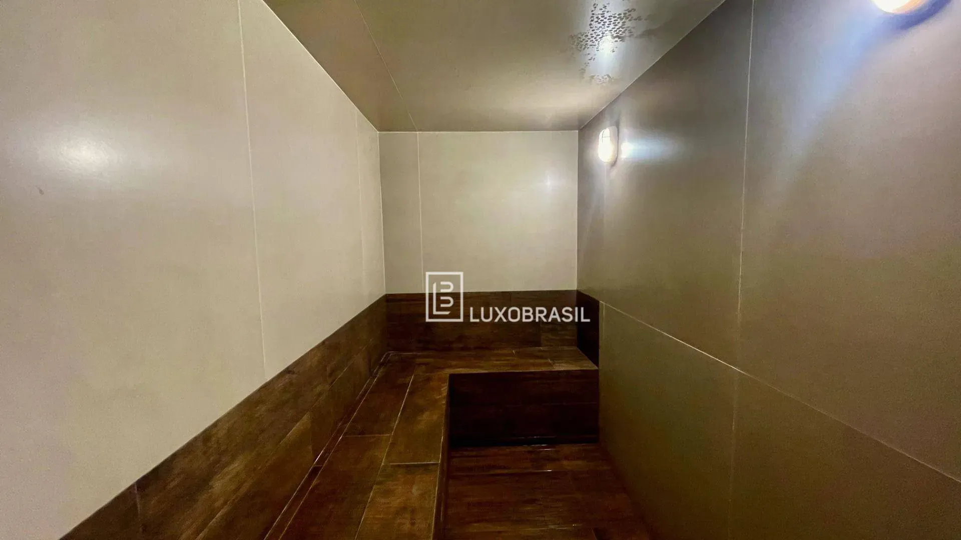 Furnished house with 9 en-suite bedrooms and 12 baths — photo 38