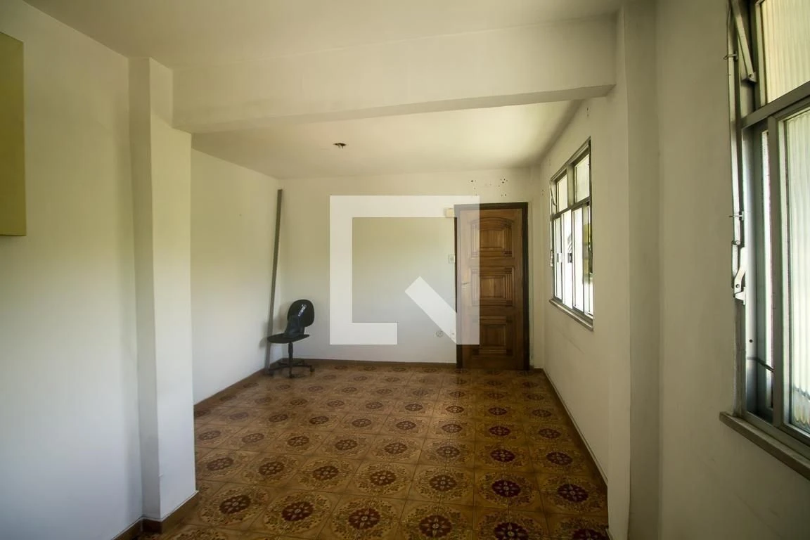 2-bedroom apartment in a building with a pool — photo 20