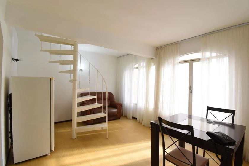 Apartamento amueblado de 2 dormitorios con balcón y BBQ — photo 10