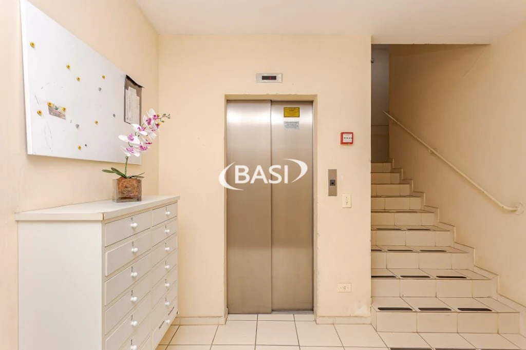 1-bedroom apartment with an American-style kitchen and 57 m² — photo 27