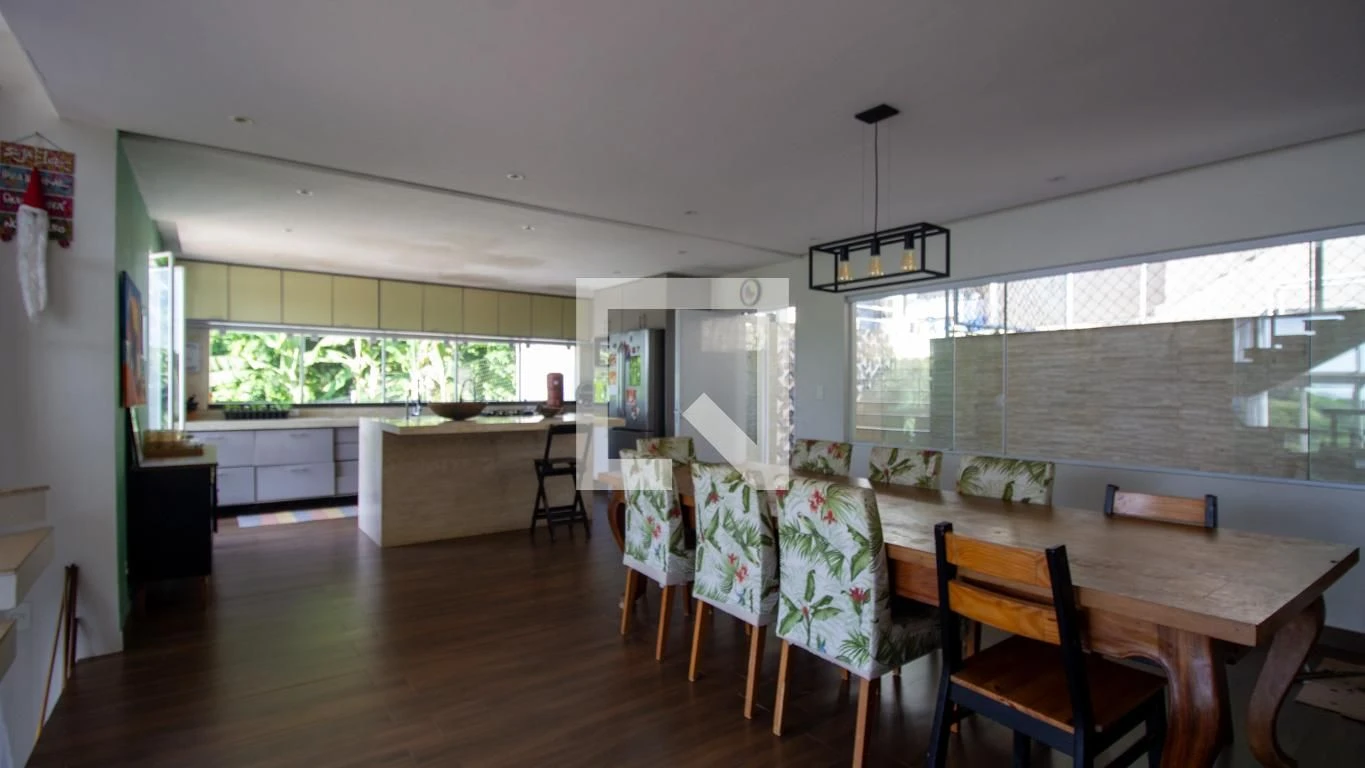 Furnished house with 5 bedrooms and 6 parking spaces — photo 17