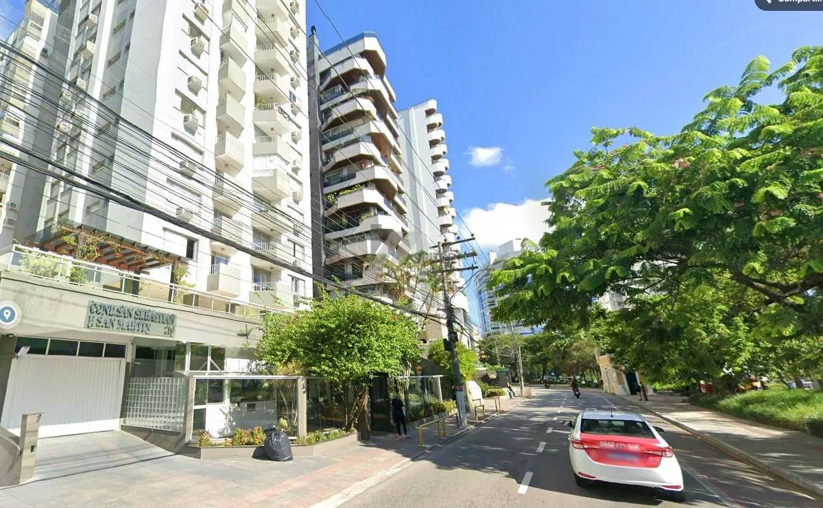 3-bedroom apartment with a glass-enclosed balcony — photo 53