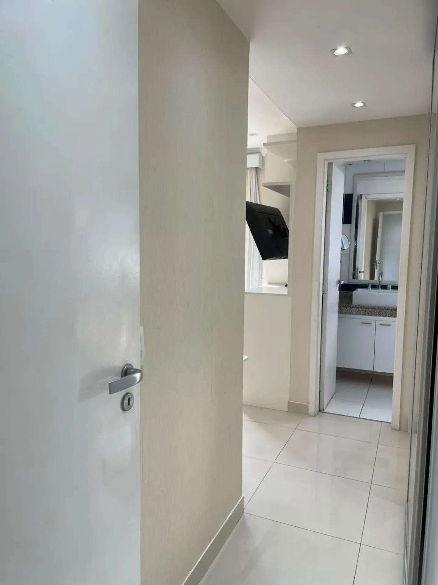 121 m² apartment with 3 bedrooms and 4 bathrooms — photo 9