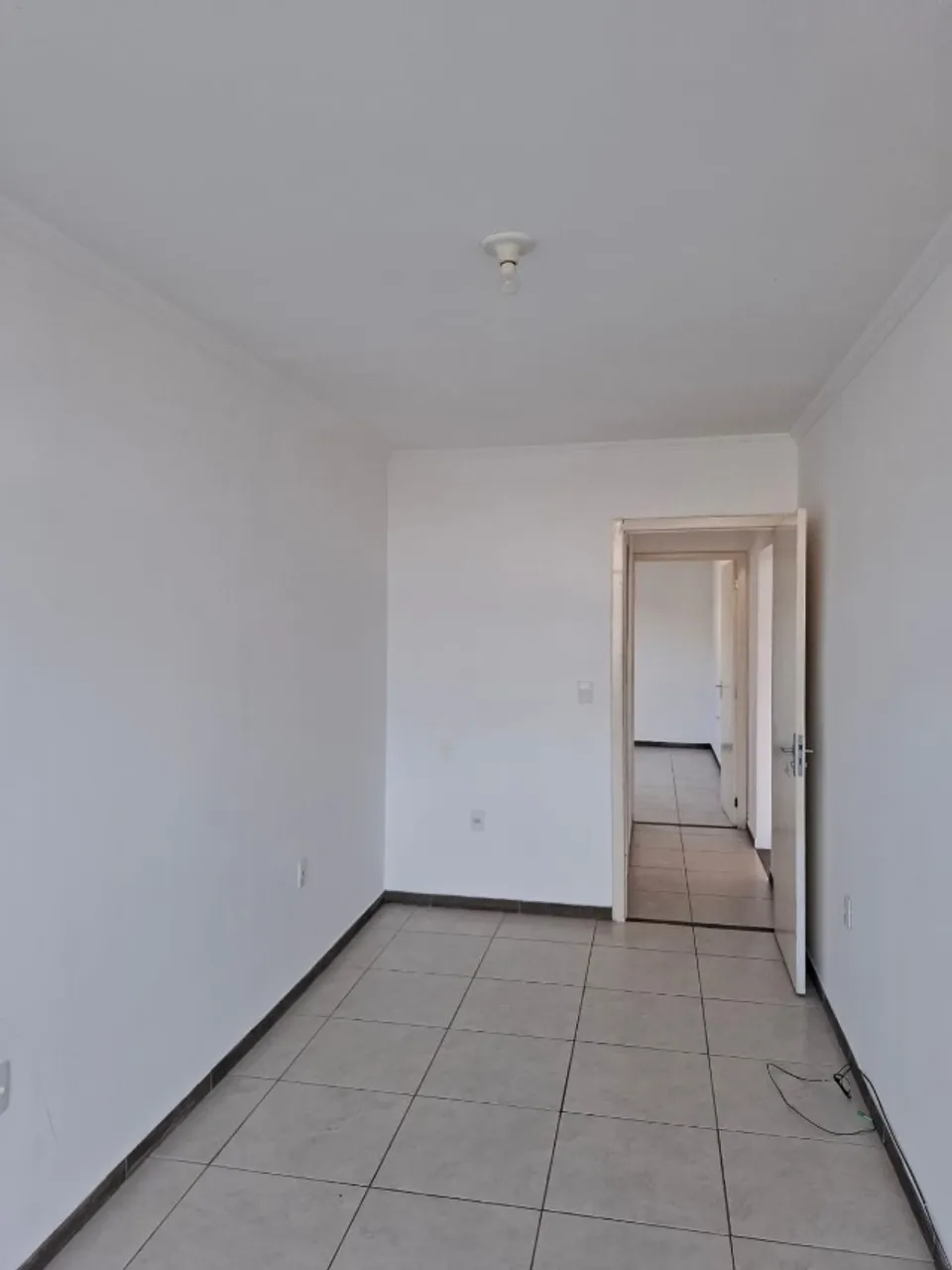 2-bedroom apartment with 1 bathroom, 1 parking spot — photo 2