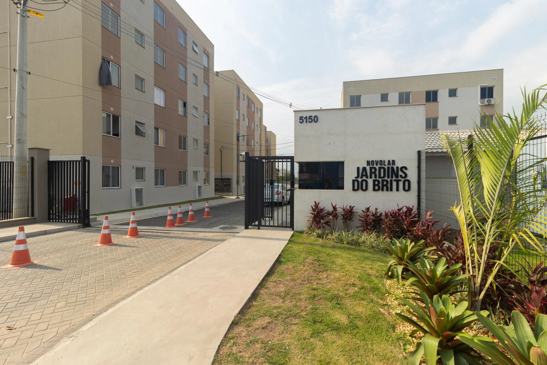 Apartamento de 2 quartos em condomínio com piscina — photo 57