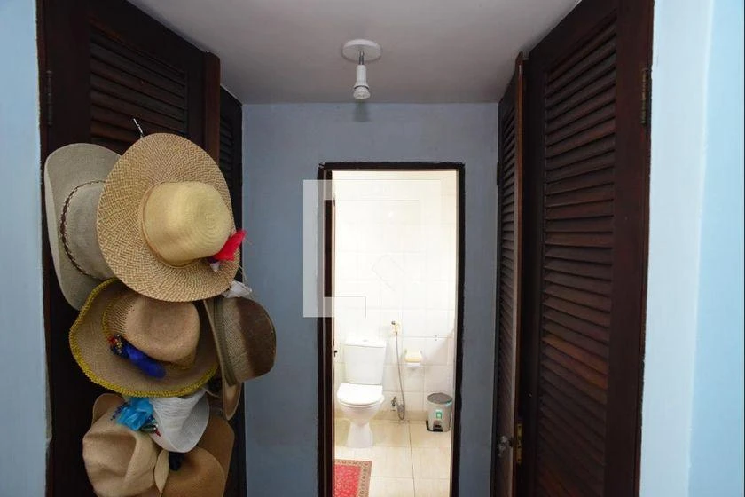 Unfurnished 6-bedroom apartment with 340 m² — photo 34