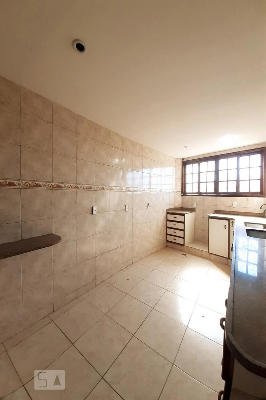 House for rent with 3 en-suite bedrooms and 4 baths — photo 9