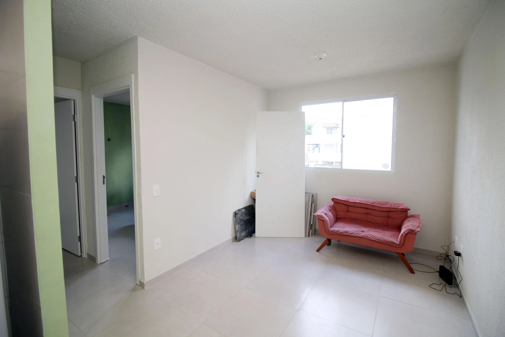 Apartamento mobiliado com 2 quartos e 1 banheiro, sem vaga