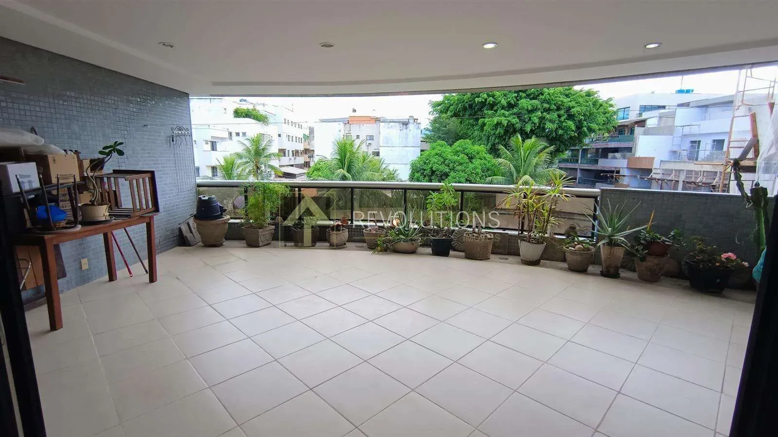3-bedroom apartment with 1 suite and 4 bathrooms — photo 2