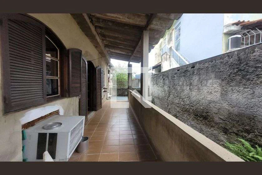 Furnished house with 2 bedrooms and private garden
