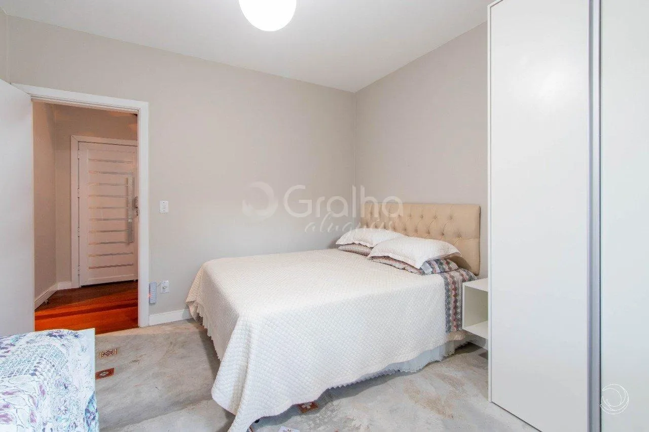 5-bedroom house with a fireplace in Florianópolis — photo 41