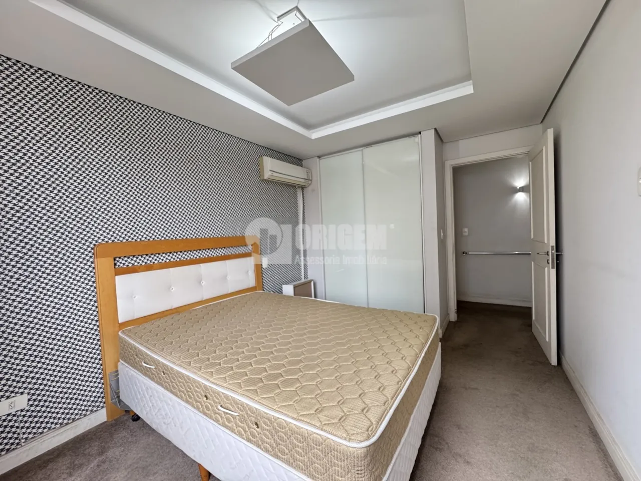 Apartamento de 2 habitaciones con balcón acristalado — photo 15