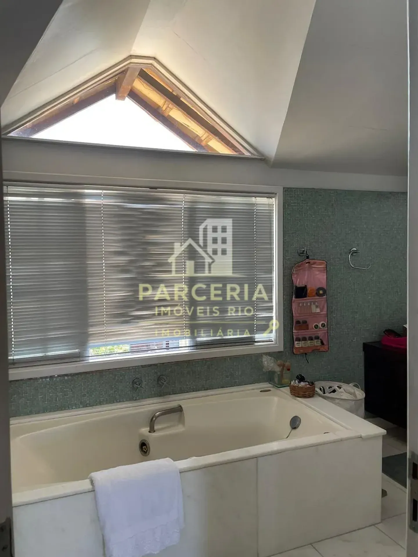 Casa mobiliada com 5 quartos e área de piscina compartilhada — photo 52
