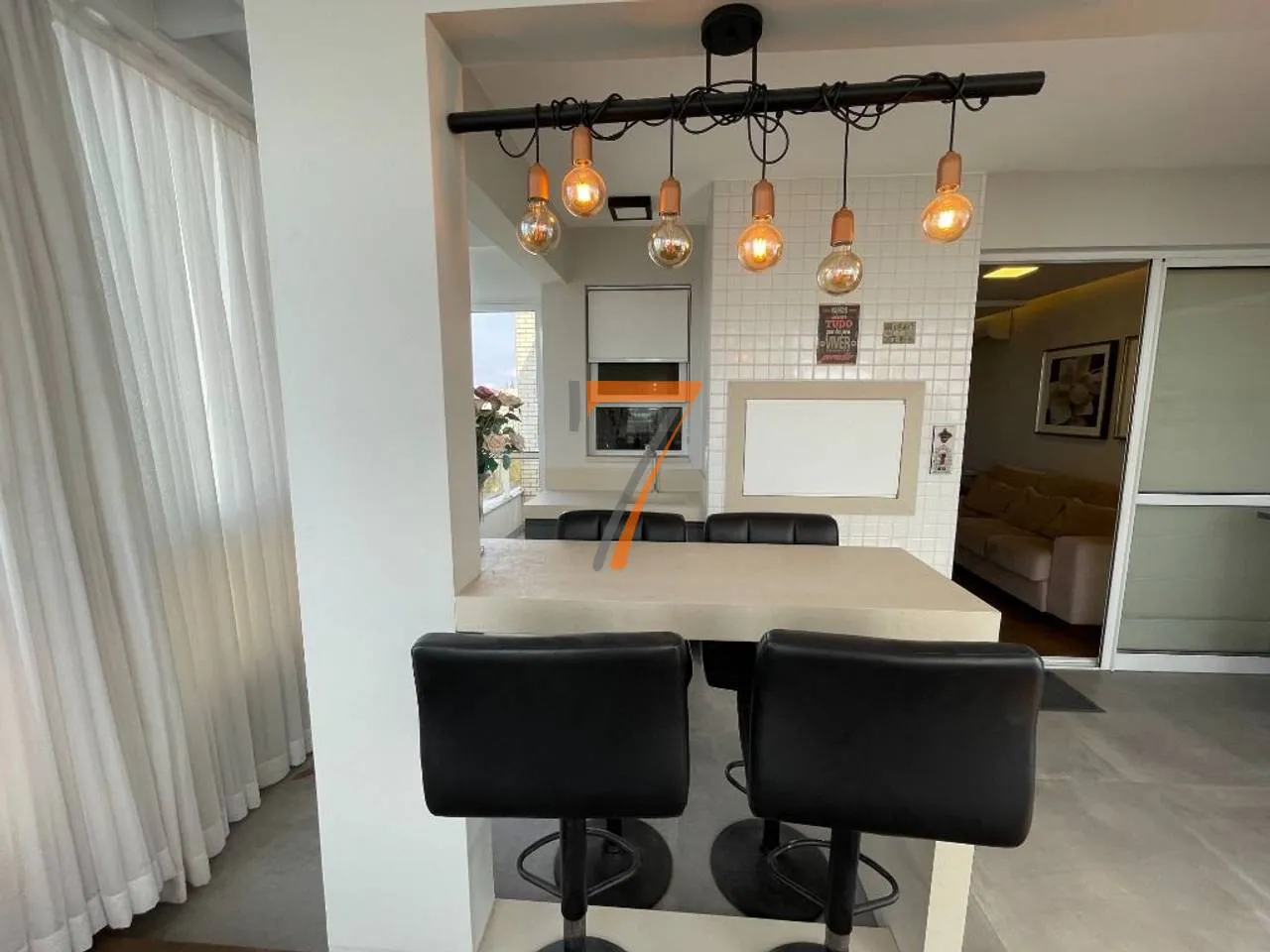 Furnished penthouse with 2 en-suite bedrooms and 210 m² — photo 31